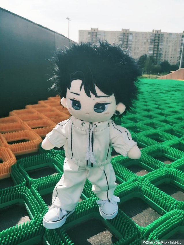 Плюшик Ван Ибо в новом костюмчике (фото 3)