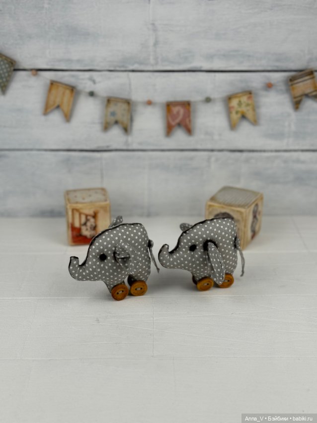 Подарочные слоники — Авторские игрушки из разных материалов: синельная проволока (фото 5)