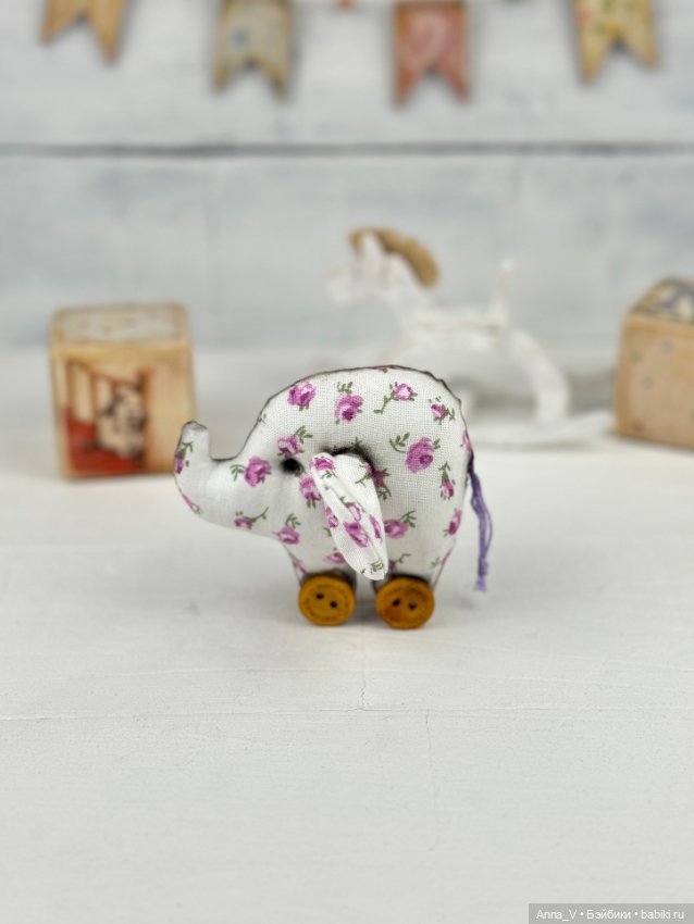 Подарочные слоники — Авторские игрушки из разных материалов: синельная проволока (фото 4)