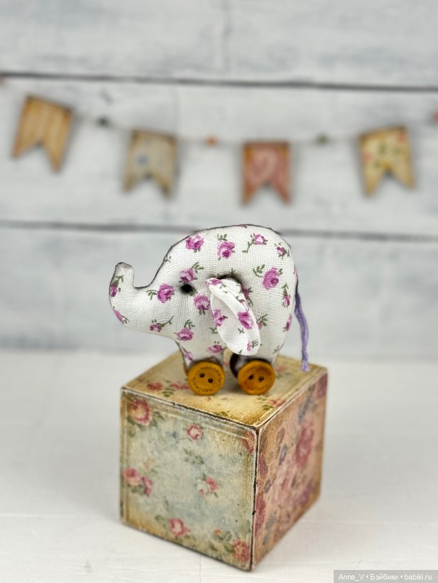 Подарочные слоники — Авторские игрушки из разных материалов: синельная проволока (фото 6)