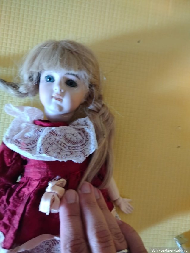 Помогите, пожалуйста, узнать о кукле (фото 2)
