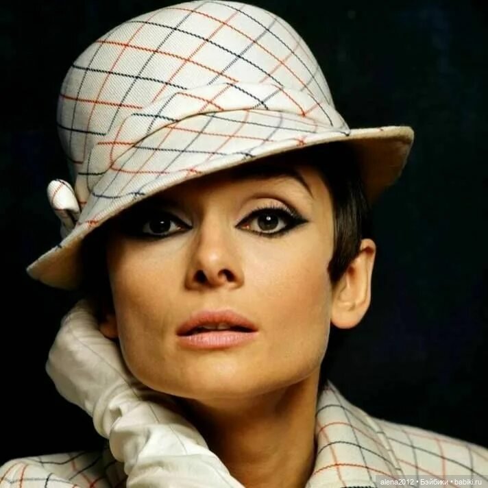 Шляпки 60-х на Одри Хепберн и других моделях