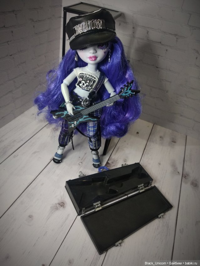 Ума Ван Хуз — Куклы Rainbow High (Рейнбоу Хай