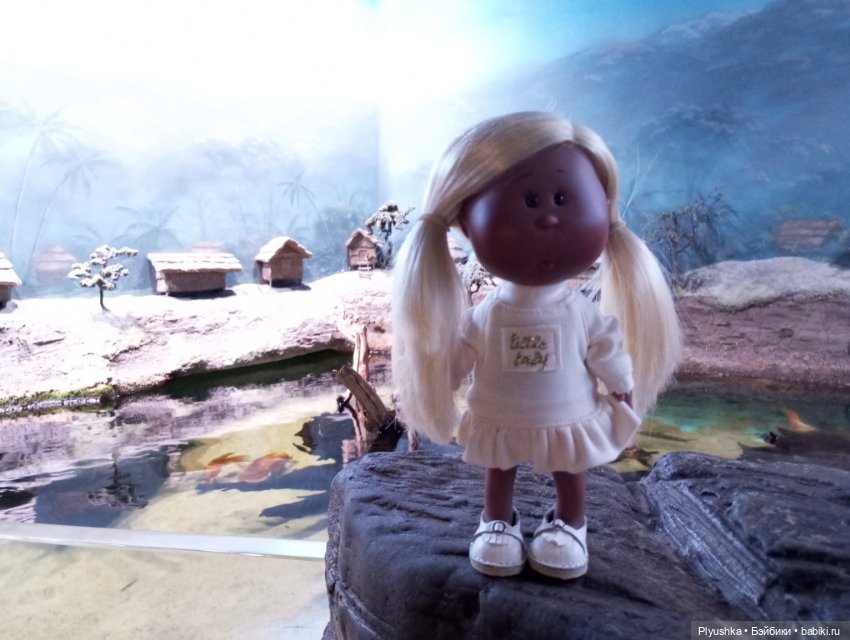 Уля в океанариуме — Куклы Nines d'Onil (Нинес): Миа (Mia)