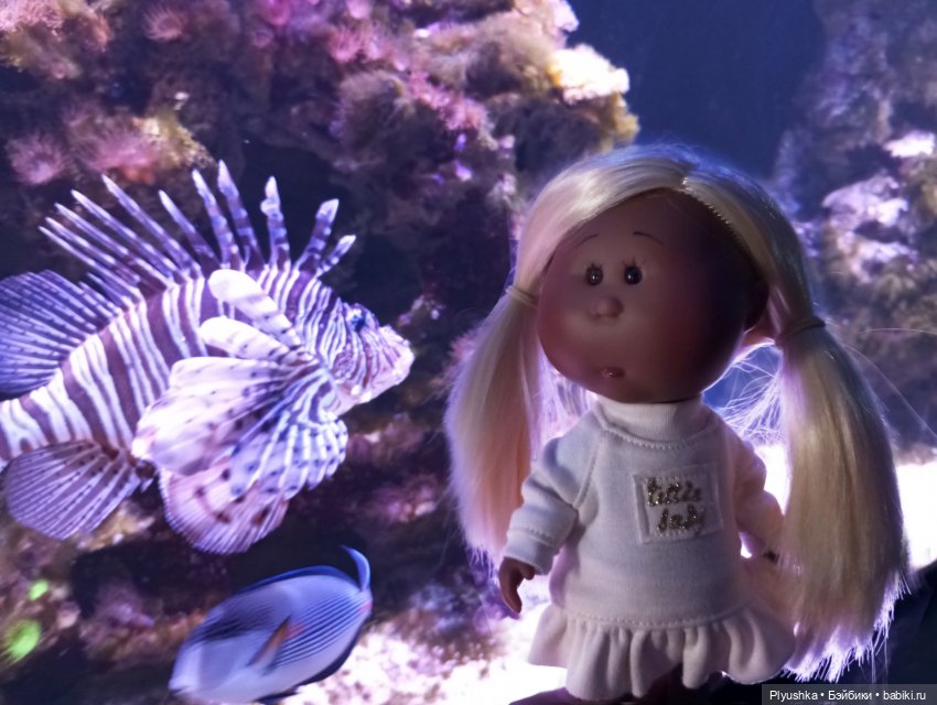 Уля в океанариуме — Куклы Nines d'Onil (Нинес): Миа (Mia) (фото 7)