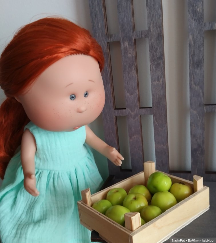 Мотя и яблоки — Куклы Nines d'Onil (Нинес): Миа (Mia)