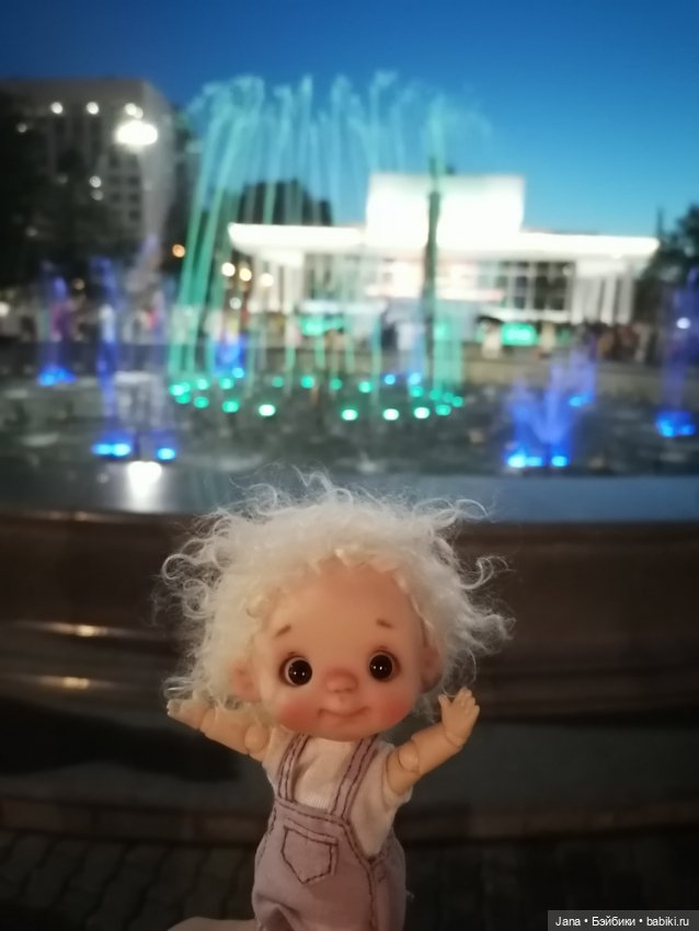 Девочка и тигры — Авторские игрушки из разных материалов: синельная проволока