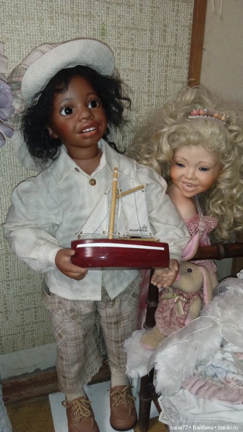 Мальчик с корабликом Emmit Donna Rubert