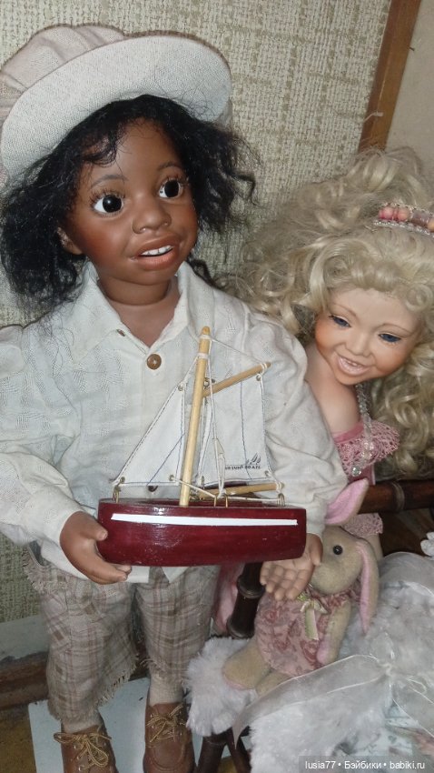 Мальчик с корабликом Emmit Donna Rubert