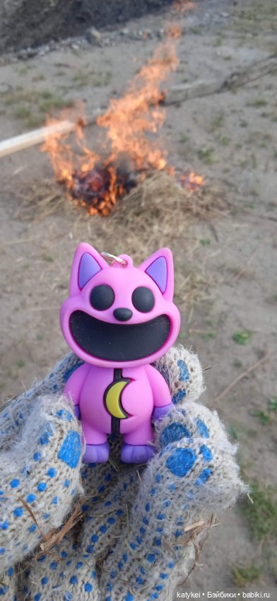 Приключения бордовой машинки