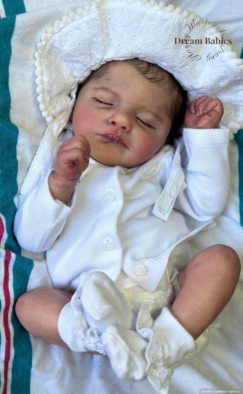 Laurie скульптора Cassie Ann love, автор прототипа Hayley Marie Armstrong