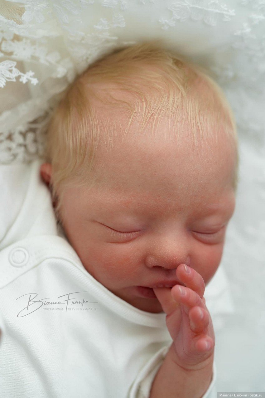 Elsie скульптора Cassie Ann Brace, автор прототипа Bianca Franke