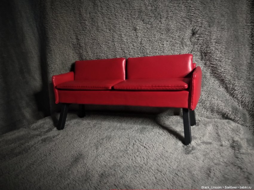 Диван и столик — Мебель для кукол и домиков: фото