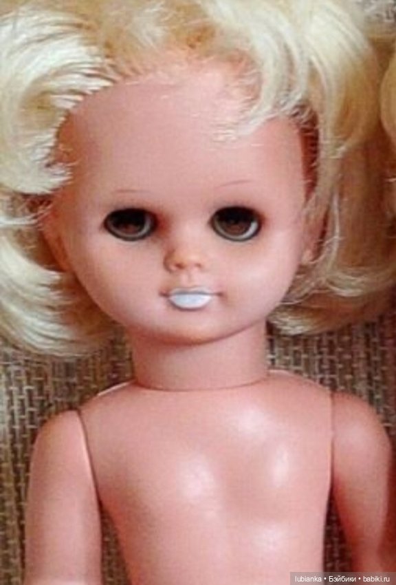 Белла (листая летние фото)