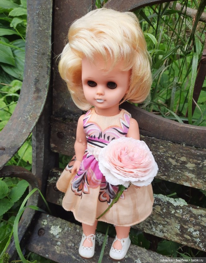 Белла (листая летние фото)