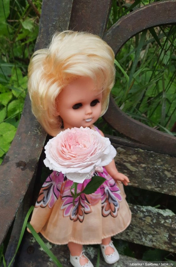 Белла (листая летние фото)