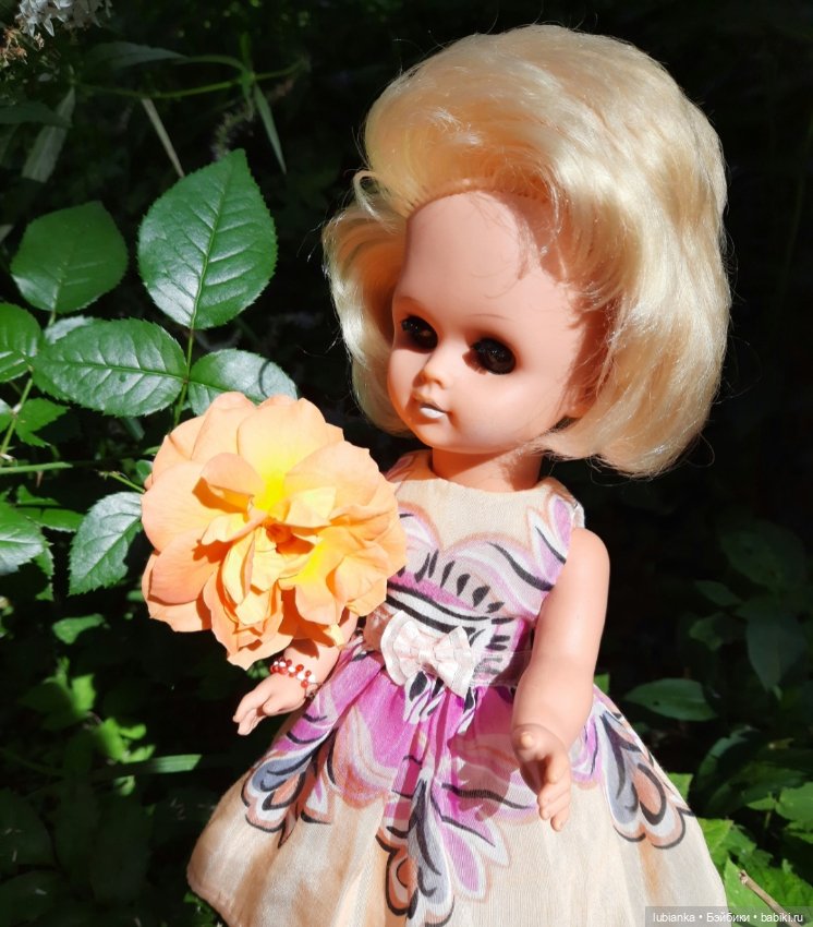 Белла (листая летние фото)