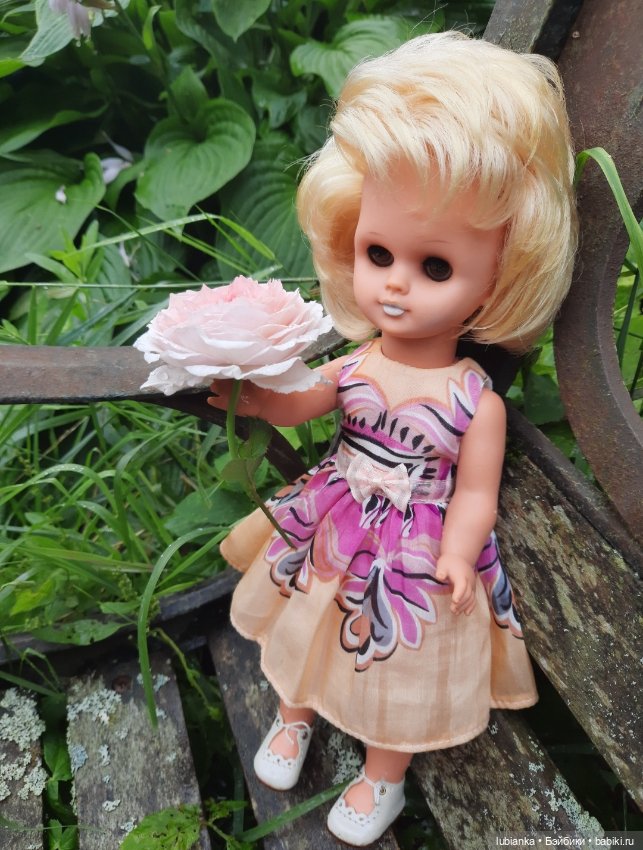 Белла (листая летние фото)