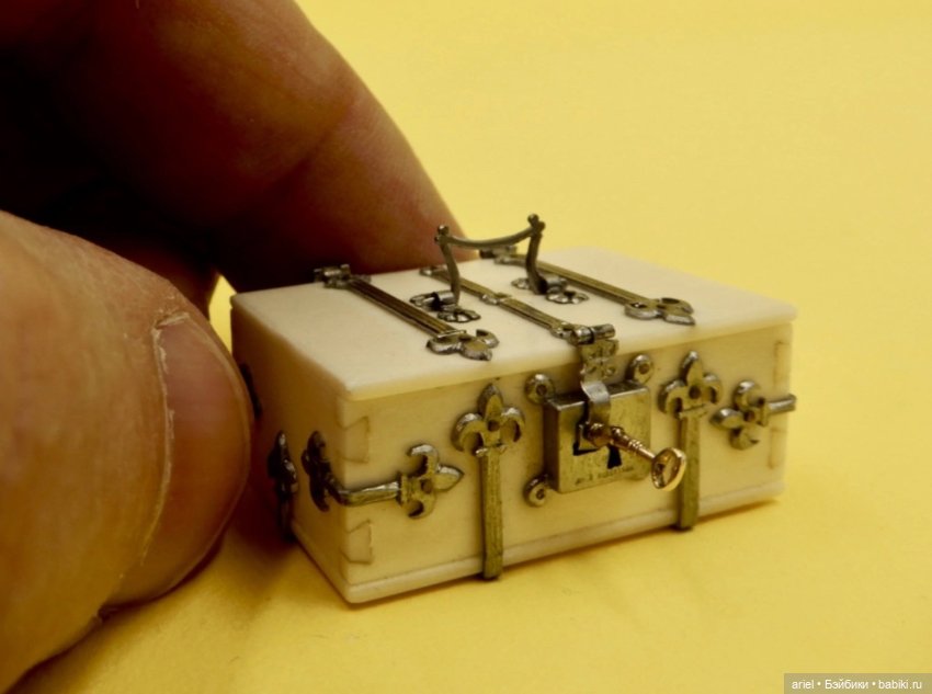 Миниатюрные сундуки из кости от мастера Робертсон (фото 2)