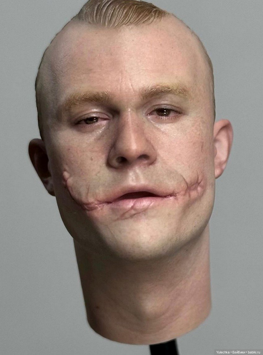 Хит Леджер без мейка Джокера