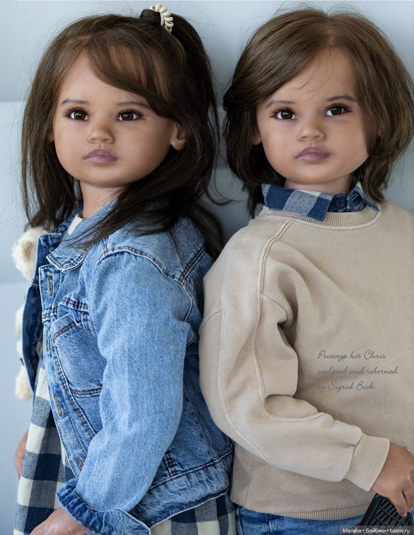 Chris, автор росписи и молда Sigrid Bock