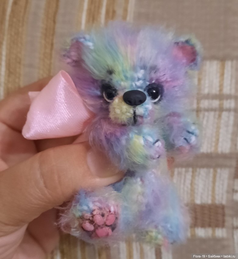 Пушистое чудо с розовыми пяточками