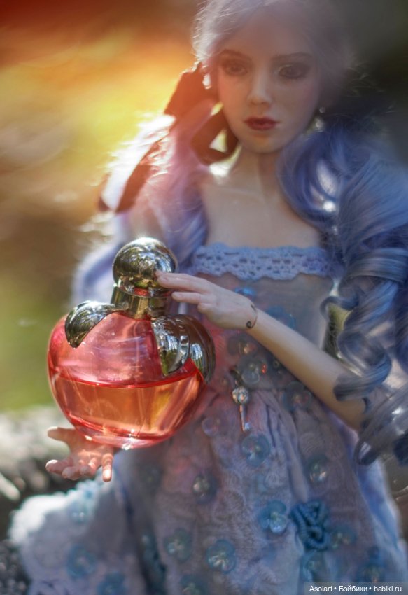 Днём, во втором часу, заблудилась принцесса в лесу