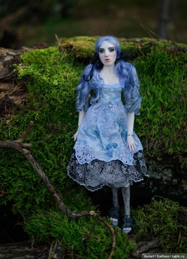 Днём, во втором часу, заблудилась принцесса в лесу