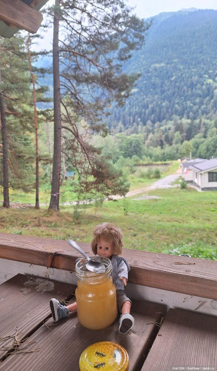 ИЗ ЖИЗНИ КУКОЛ Как они отдыхают Летний Архыз