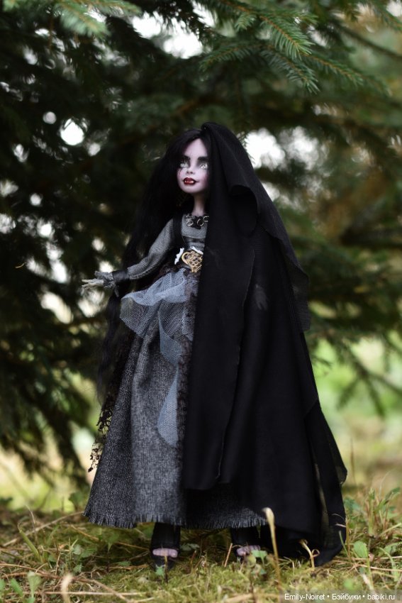 Древняя вампирша — ООАК Monster High и Ever After High: репейнт