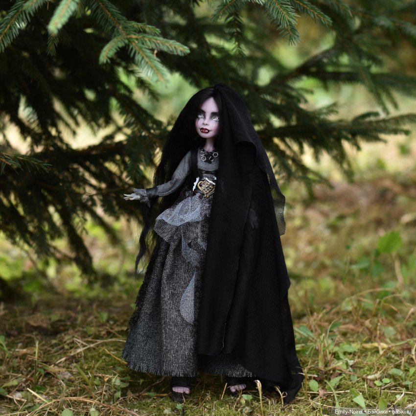 Древняя вампирша — ООАК Monster High и Ever After High: репейнт