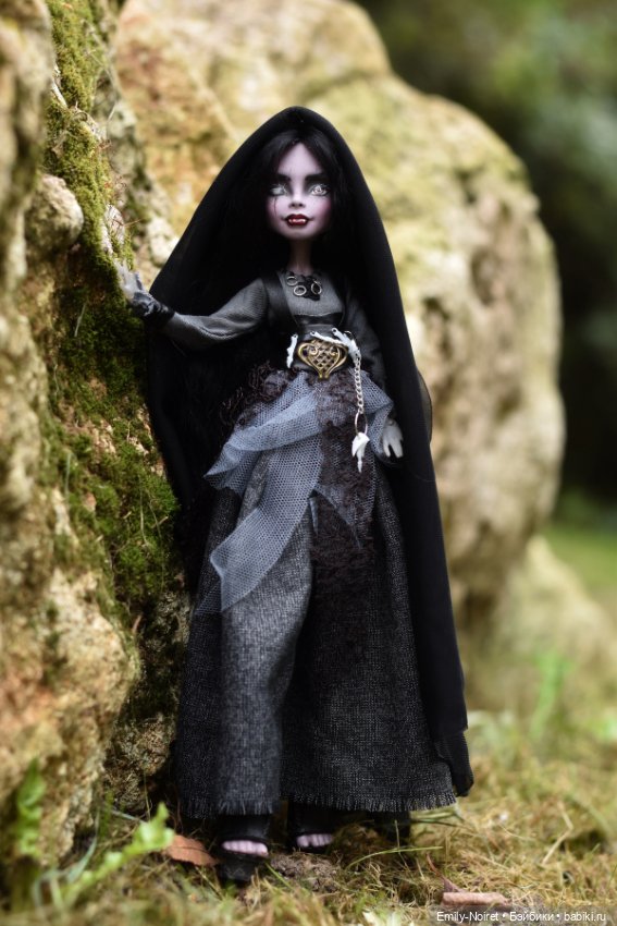 Древняя вампирша — ООАК Monster High и Ever After High: репейнт (фото 9)