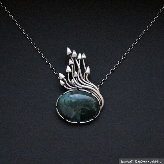 Ведьмачьи украшения в пятницу 13-е (фото 5)