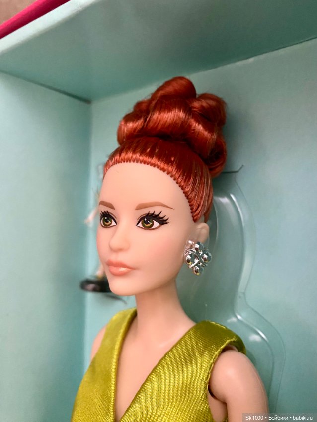 Convention couture Barbie doll