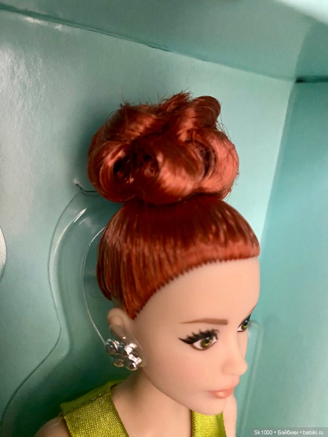 Convention couture Barbie doll