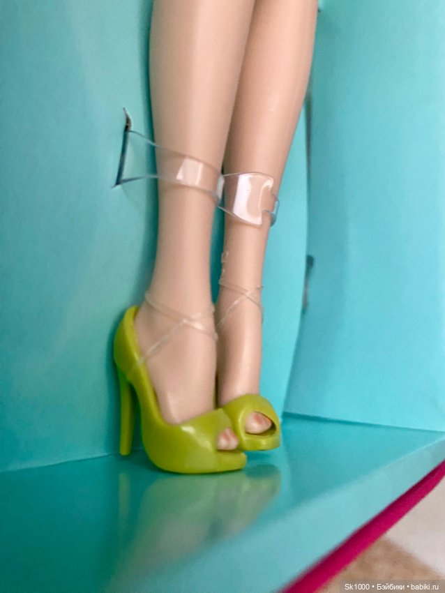 Convention couture Barbie doll