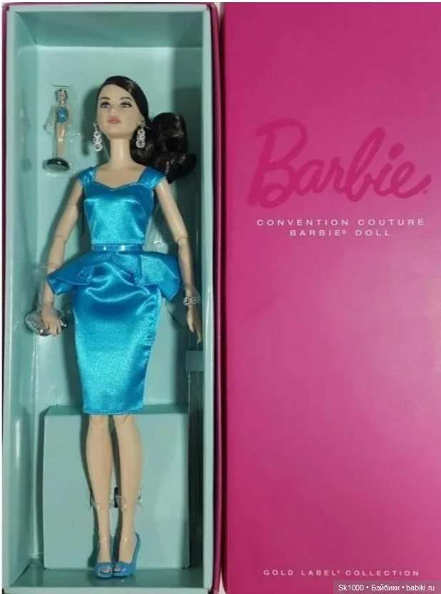 Convention couture Barbie doll