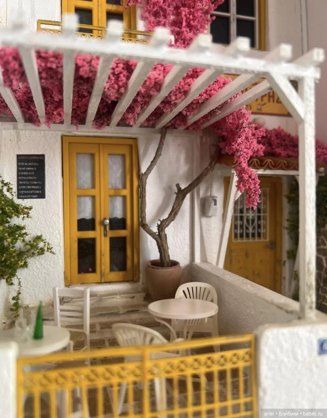 Миниатюрная греческая кофейня от автора Джеймса Келли (фото 5)