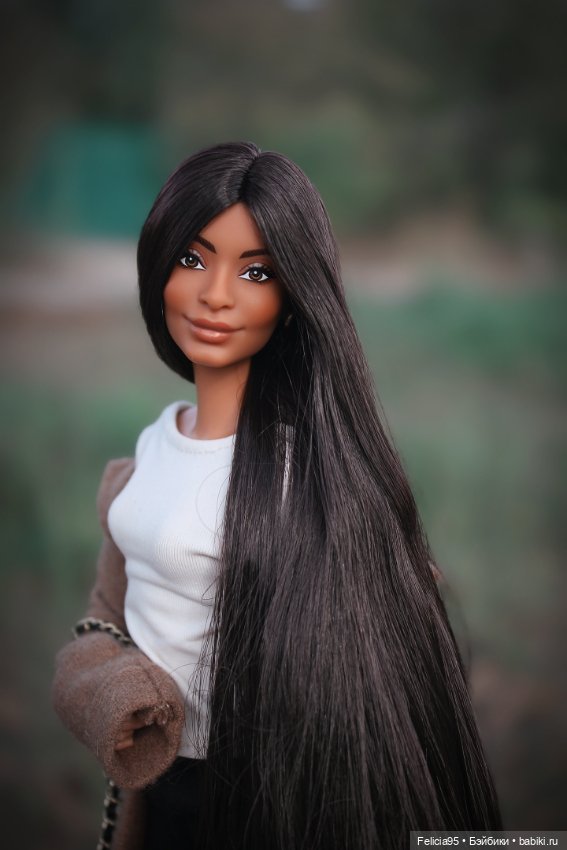 Оболденная Яра Шахиди — Куклы Barbie (Барби): Looks
