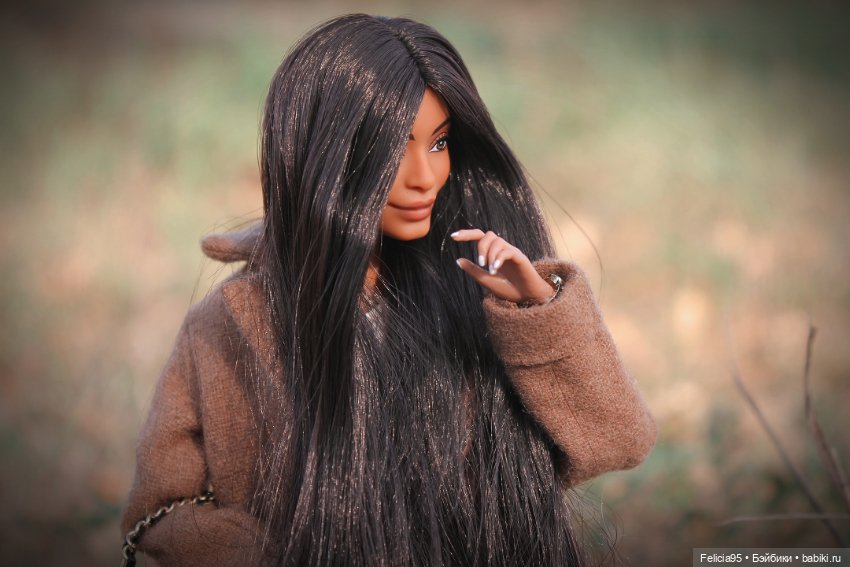 Оболденная Яра Шахиди — Куклы Barbie (Барби): Looks (фото 8)