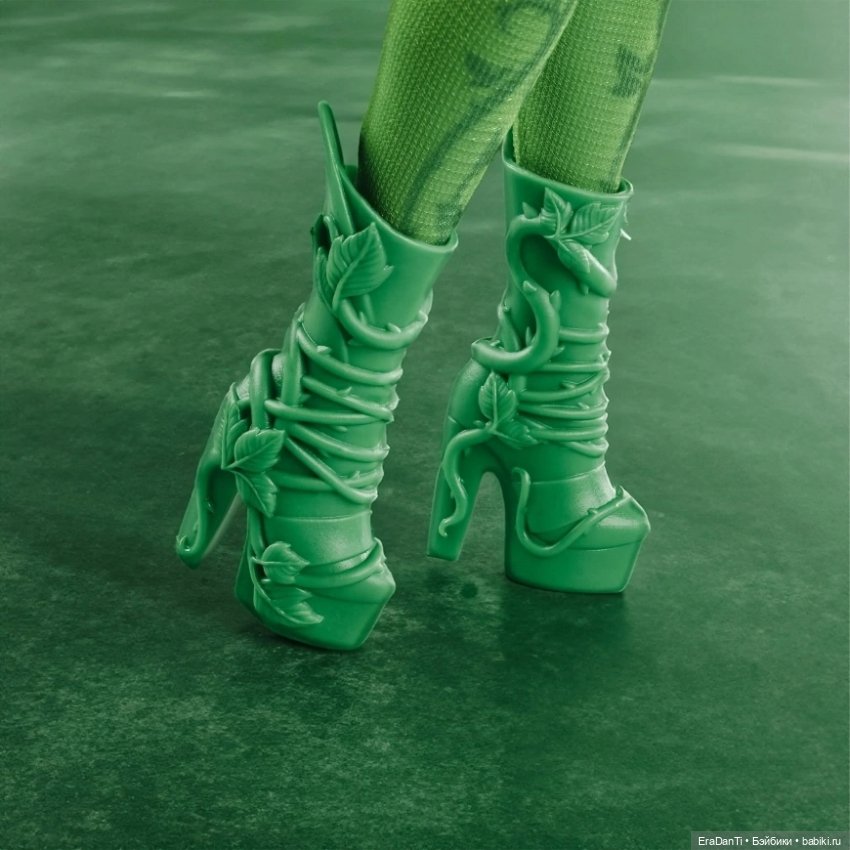 Барби Харли Квинн и Ядовитый Плющ к 85-летию вселенной Бэтмена