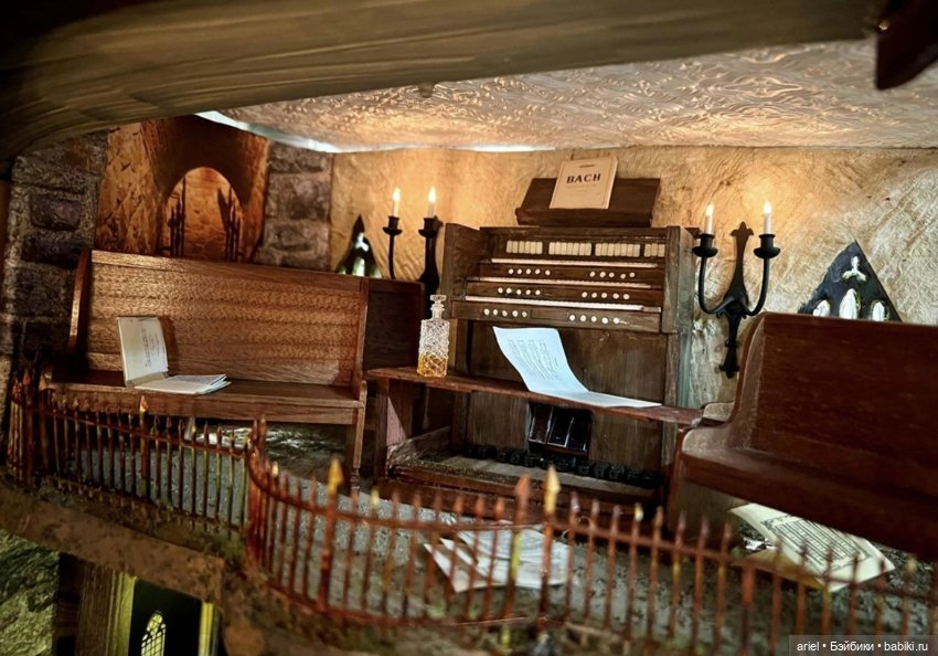 Мини-часовня от автора Майки Фуллера (фото 4)