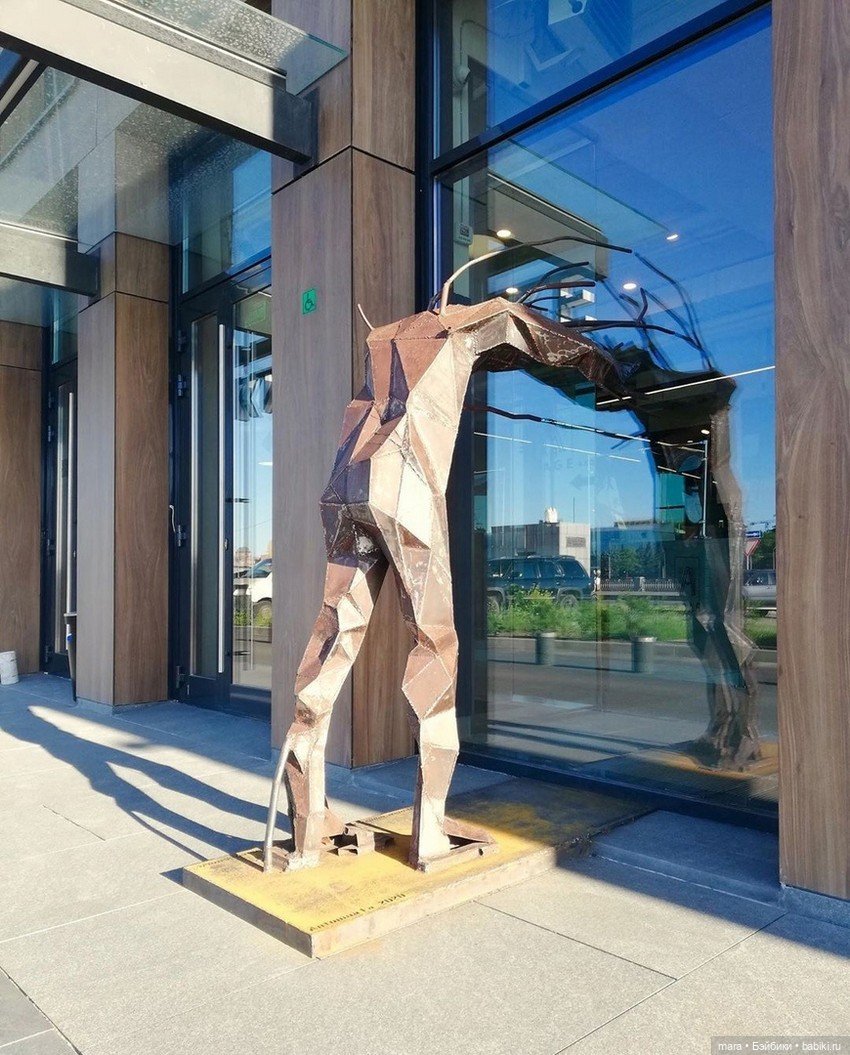 Толкающий стену — Авторская скульптура и статуэтки: гипс (фото 3)