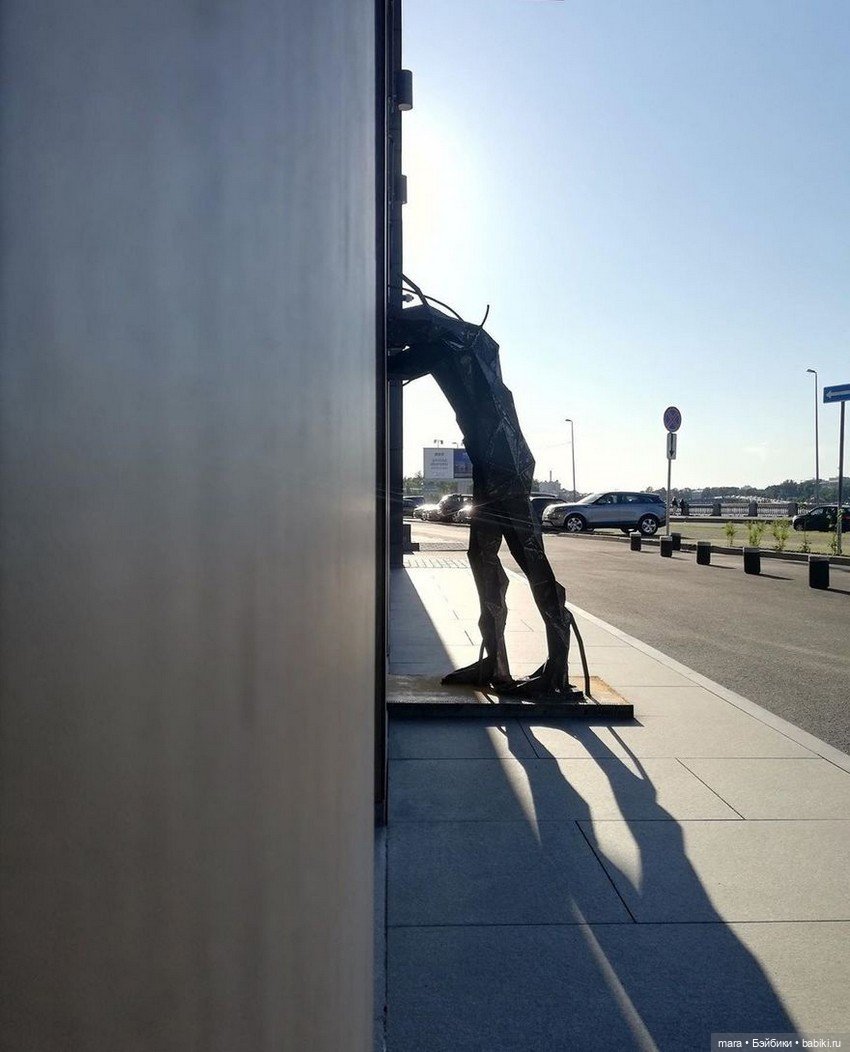 Толкающий стену — Авторская скульптура и статуэтки: гипс