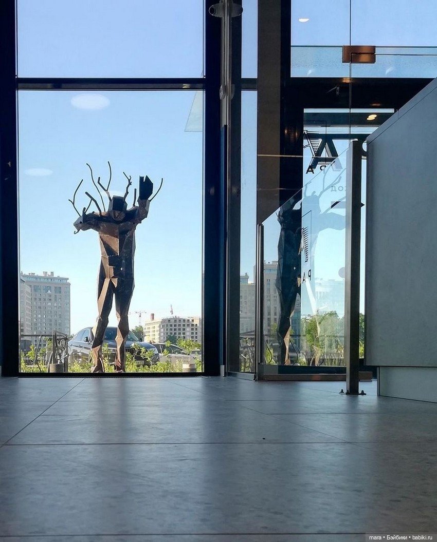 Толкающий стену — Авторская скульптура и статуэтки: гипс (фото 4)