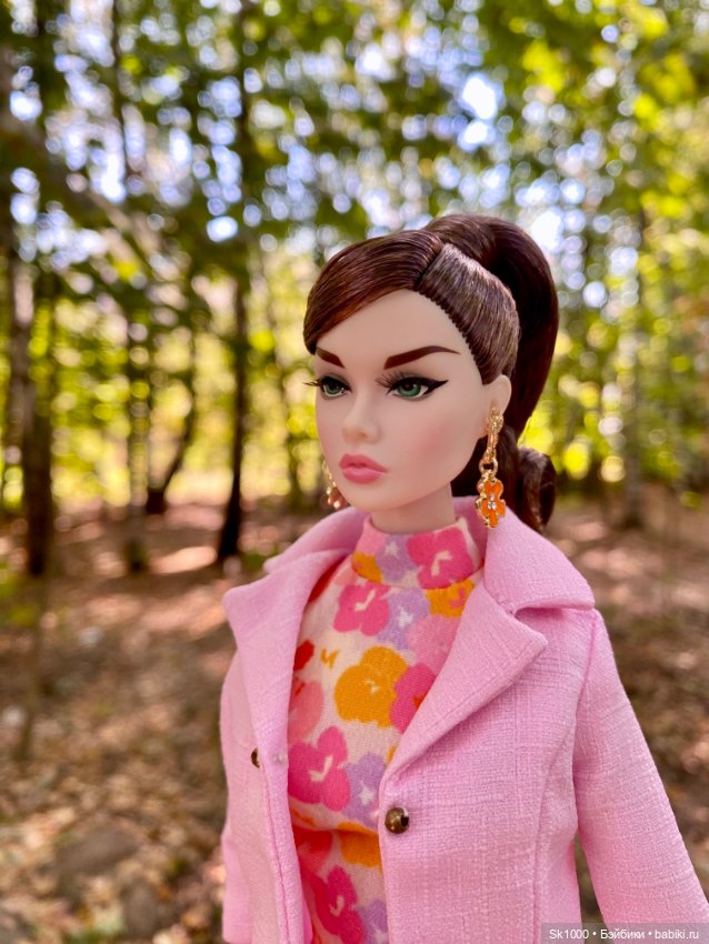 Poppy Parker when in Paris на прогулке