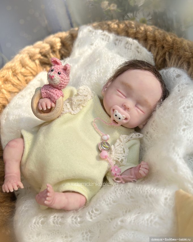 Миниатюрная авторская кукла младенец Ликуся