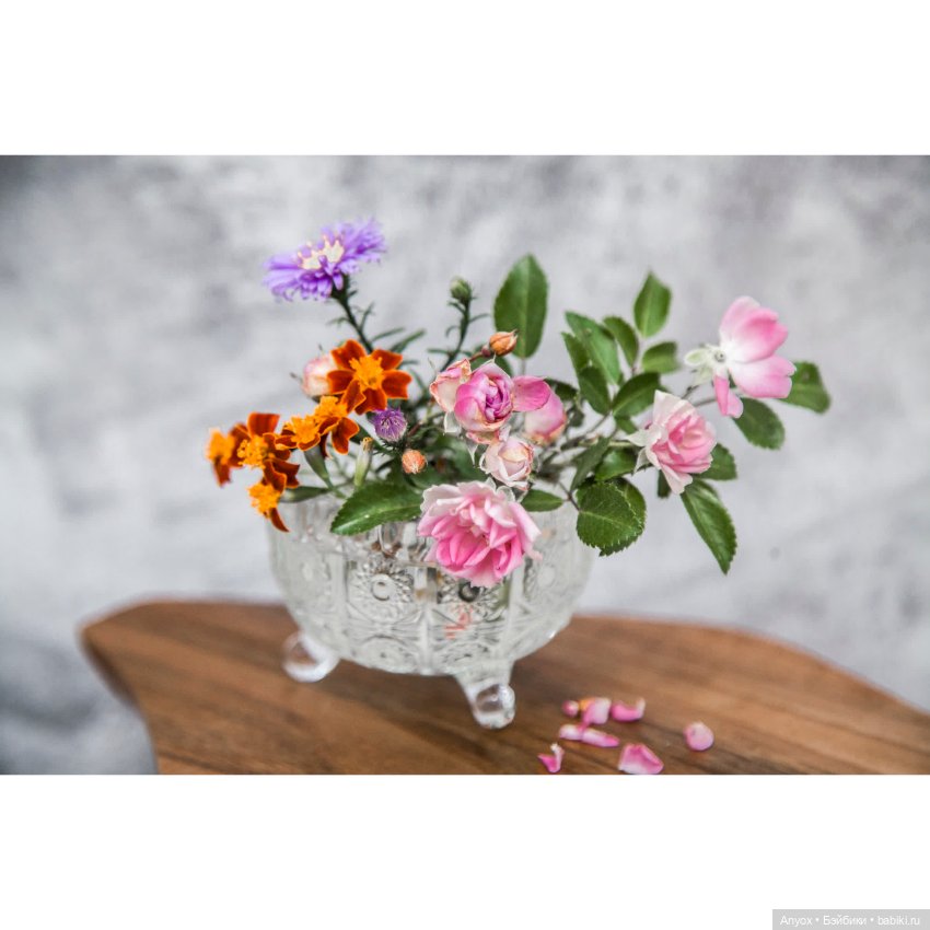 Стол из Ореха, ваза с последним осенним букетом и SartoriaJ Naomi (фото 2)