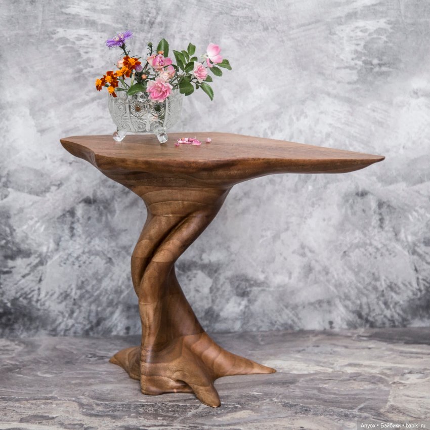 Стол из Ореха, ваза с последним осенним букетом и SartoriaJ Naomi (фото 3)