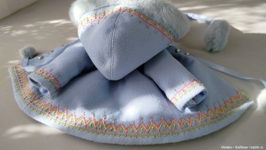 Пальто с капюшоном для волшебной зимы